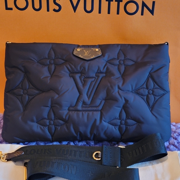 Louis Vuitton Maxi Pillow Multi Pochette Accessories Black Monogram Econyl - Picture 5 of 16